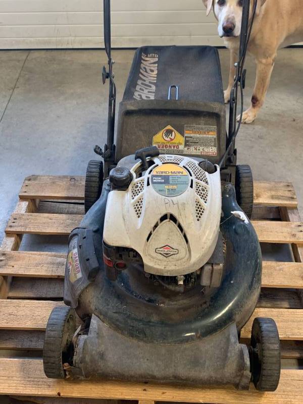 lot 85 image: Yardman Rear Bag Lawnmower