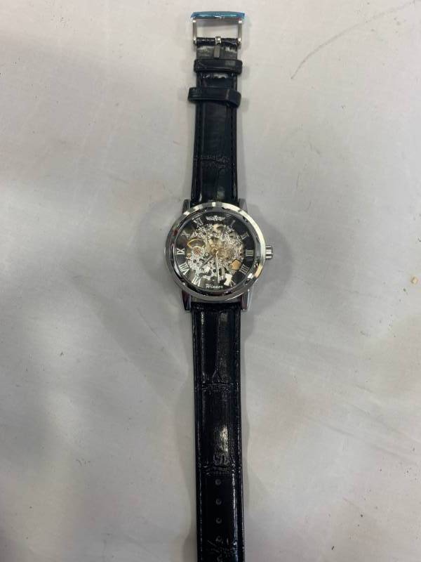 lot 101 image: New Mens Fancy Leather Watch