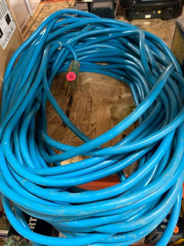 lot 58 image: 100 ft Cold Weather Extension Cord