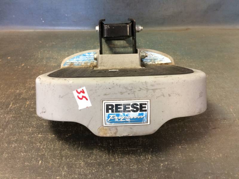 lot 35 image: Hitch Step