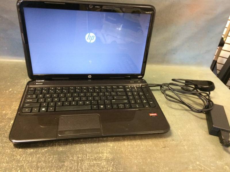 lot 25 image: HP Laptop with Case