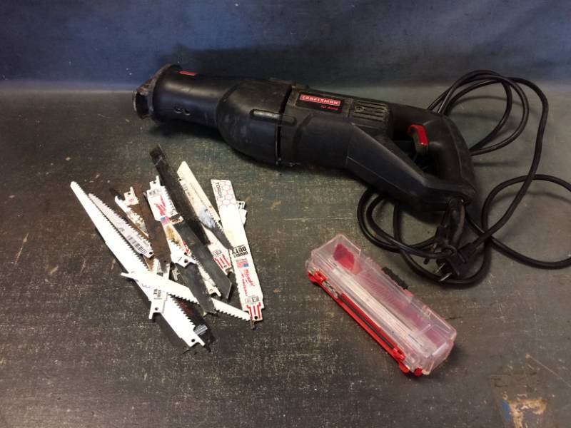 lot 27 image: Craftsman Reciprocating Saw and Bag