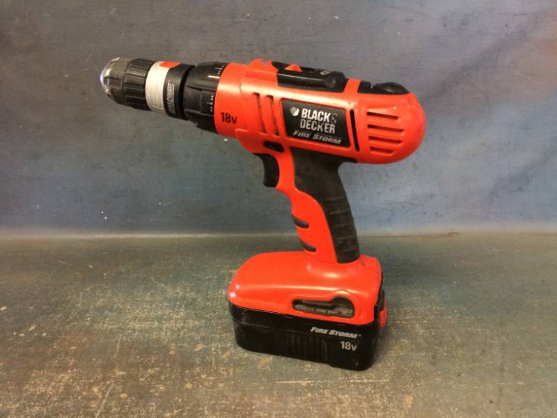 lot 66 image: Black and Decker Power Drill