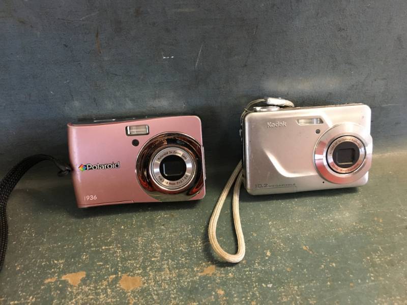 lot 83 image: Digital Point and Shoot Cameras