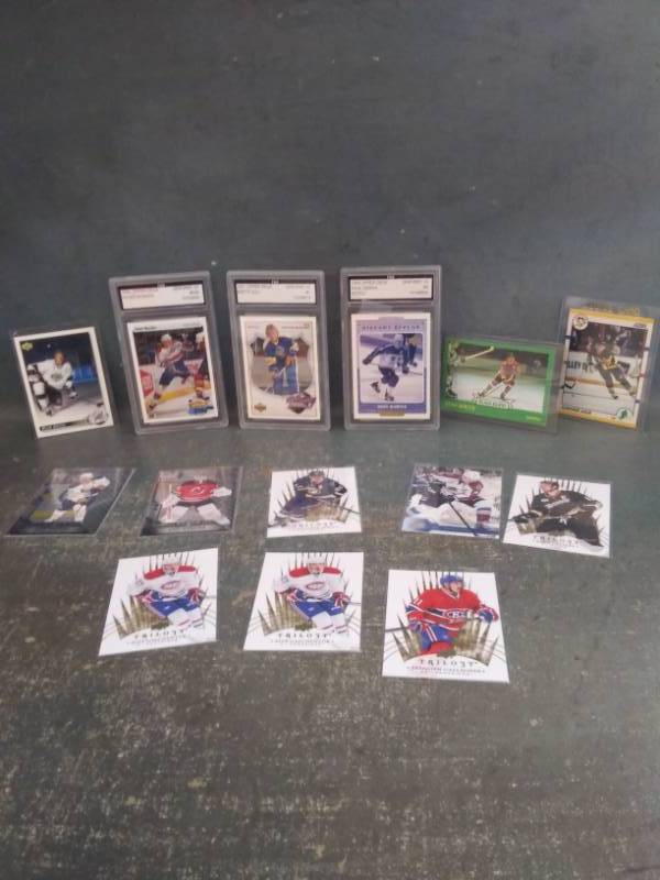 lot 44 image: Hockey Cards 1970s - 2000s - Gretzky, Rookies, Vintage Mikita, Graded and Slabbed and More