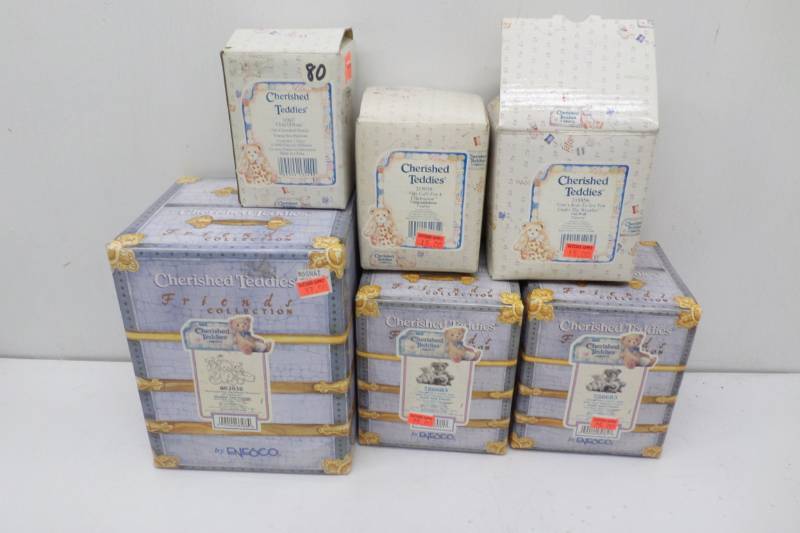 lot 69 image: 6 Cherished Teddies By Enesco-#624837, 662038, 215910, 215856, and Two 766683