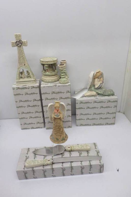 lot 70 image: 5 Foundations By Karen Hahn-Angel Figurines, Candle Holders and KnifePie Server
