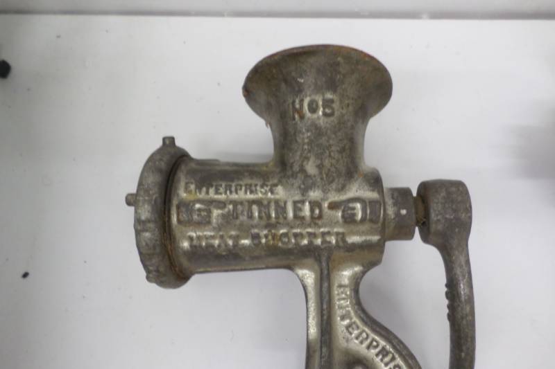 lot 86 image: 3 Vintage Meat Grinders-Enterprise No. 5, Keen Kutter KK22, Universal 1
