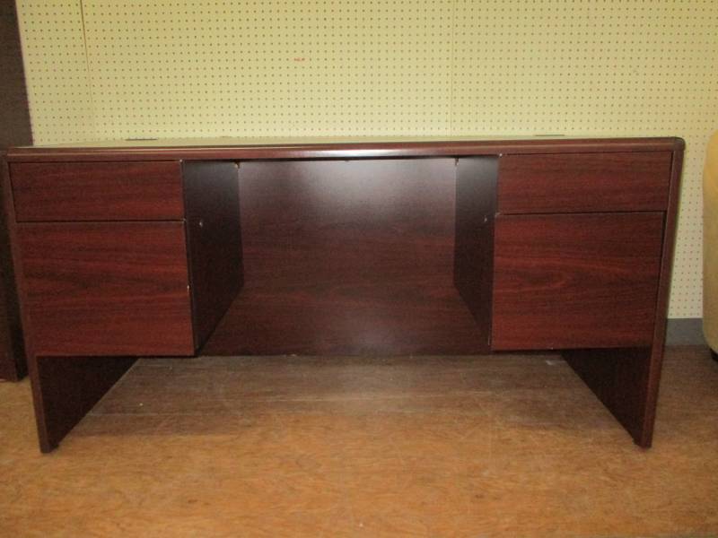 lot 1 image: Desk matches the next item