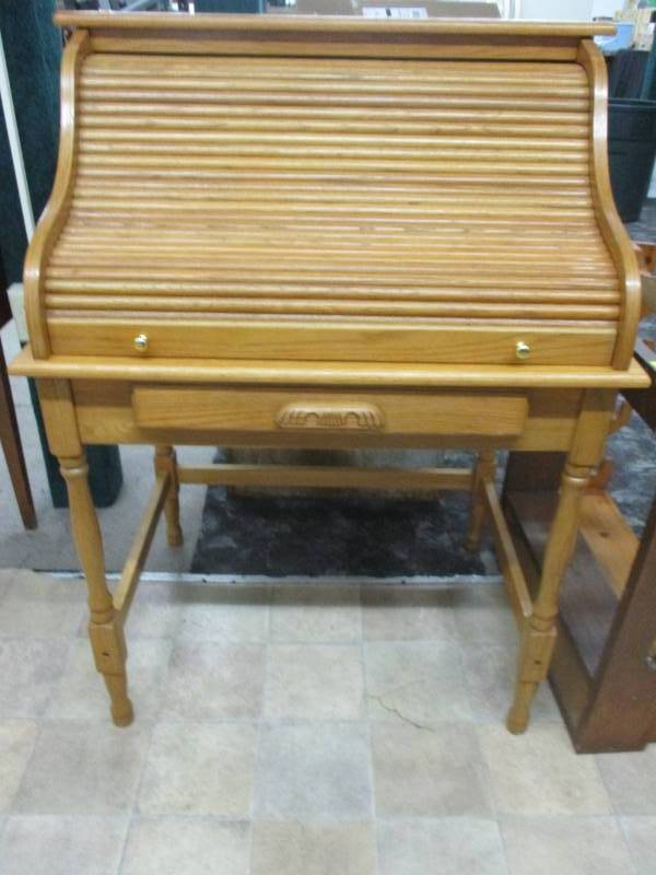 lot 12 image: Roll Top Desk