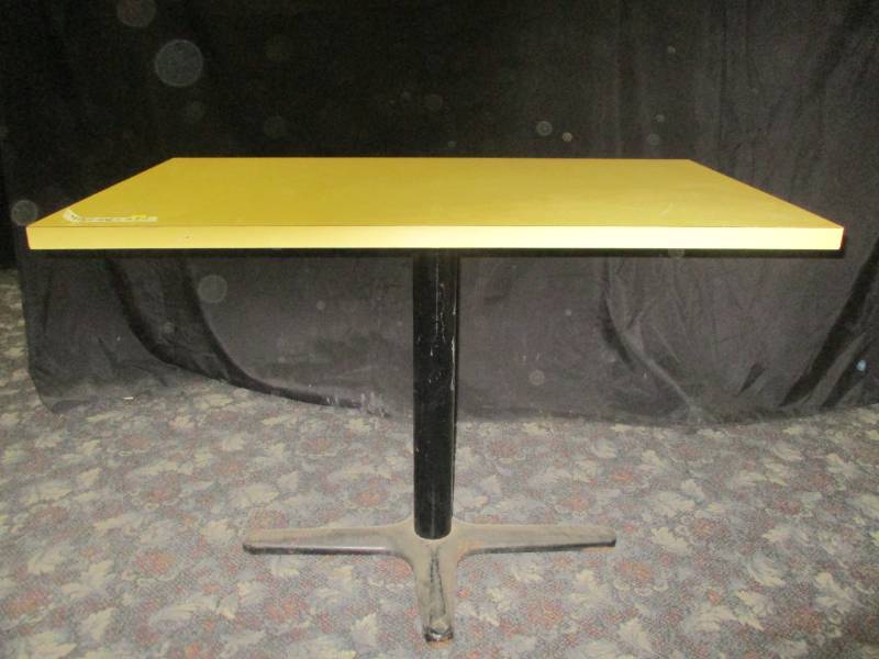 lot 16 image: Nice Heavy Duty Table in nice condition