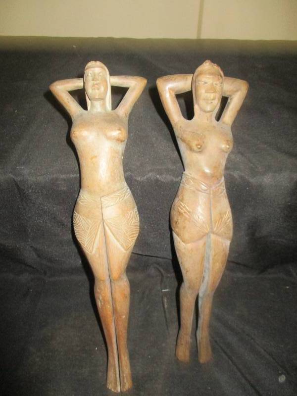 lot 28 image: Nutcrackers