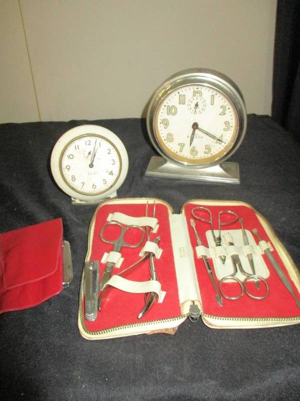 lot 44 image: 2 Old Clocks and Pedicure Set