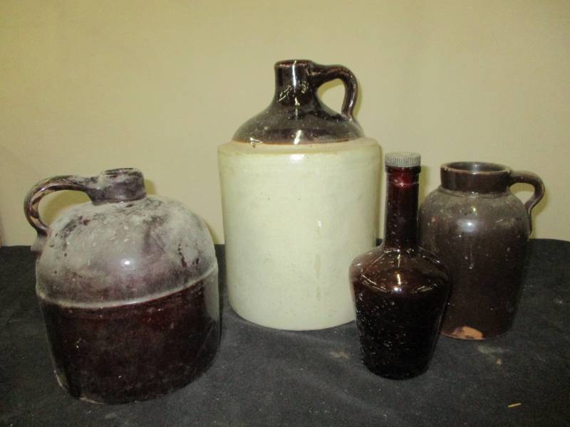 lot 50 image: Jugs