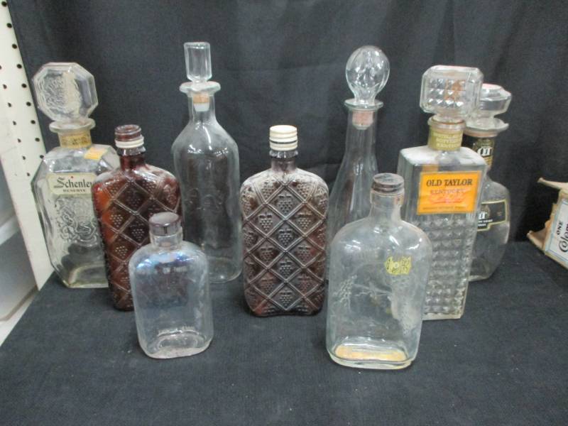 lot 105 image: Various old Liquor Bottles