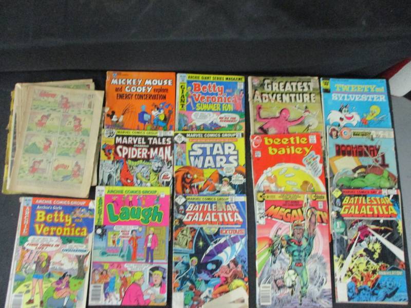 lot 120 image: Old Comic Books