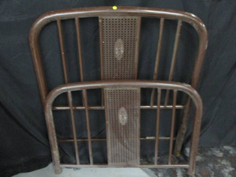 lot 141 image: Vintage Twin Size Bed Frame