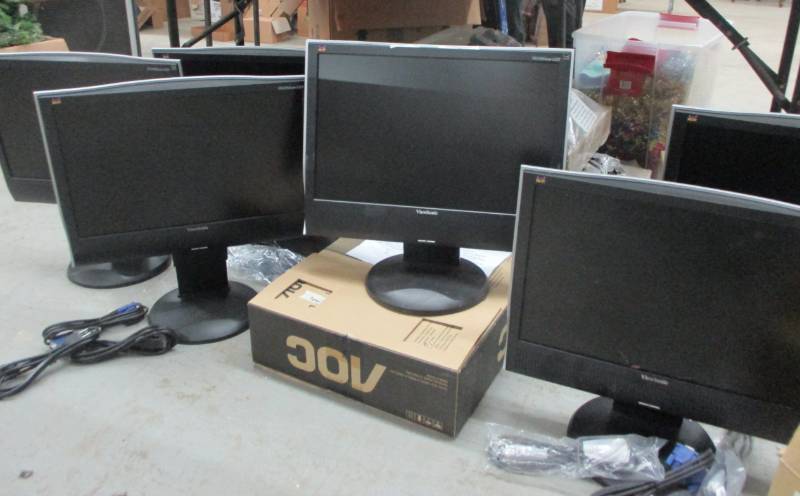 lot 149 image: all the computer monitors and computer Equiptment
