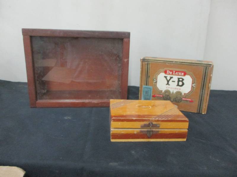 lot 151 image: Wooden display box, Jewelry Box and Cigar Box