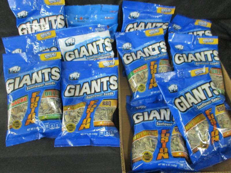 lot 171 image: 12 bags to sufower seeds