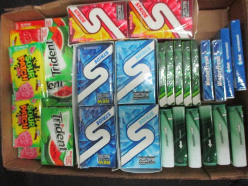 lot 187 image: 61 packs of Gum