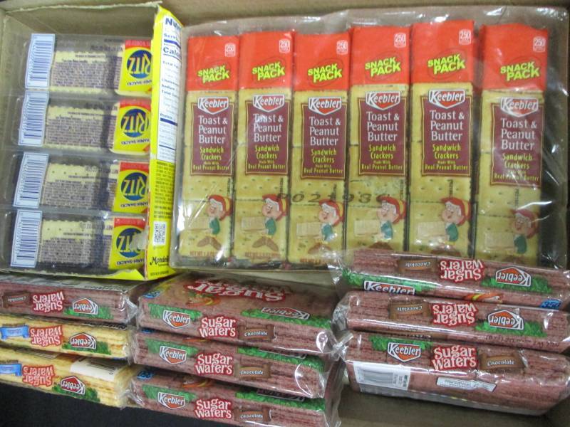 lot 188 image: Whole flat of Crackers and Cookies