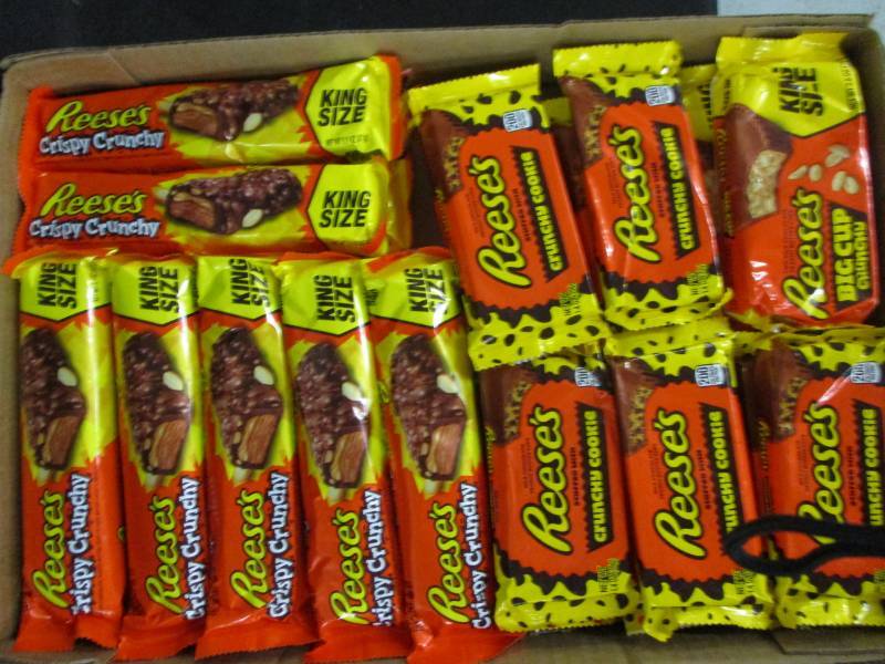 lot 191 image: 39 Reeses Candy Bars