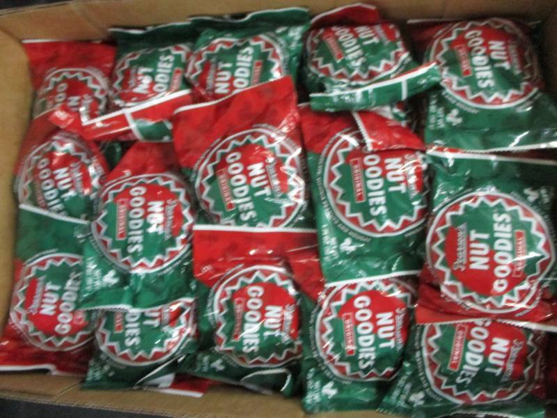 lot 192 image: 30 Nut Goodie Bars