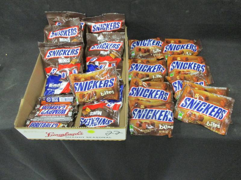 lot 194 image: 22 Various Snicker Candy Bars or Bags of Snickers