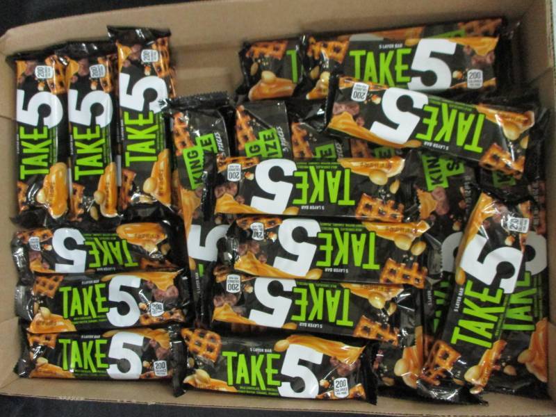 lot 197 image: 32 Take 5 Candy Bars