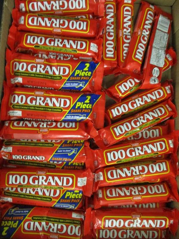 lot 200 image: 33 100 Grand Candy Bars