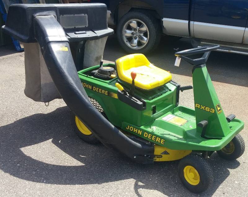 lot 2 image: John Deere RX63 Riding Lawn Mower with Bagger
