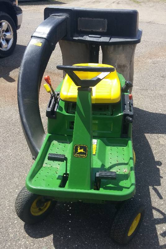 John Deere RX63 Riding Lawn Mower with Bagger St. Cloud No Reserves Consignment Mowers, Bulk