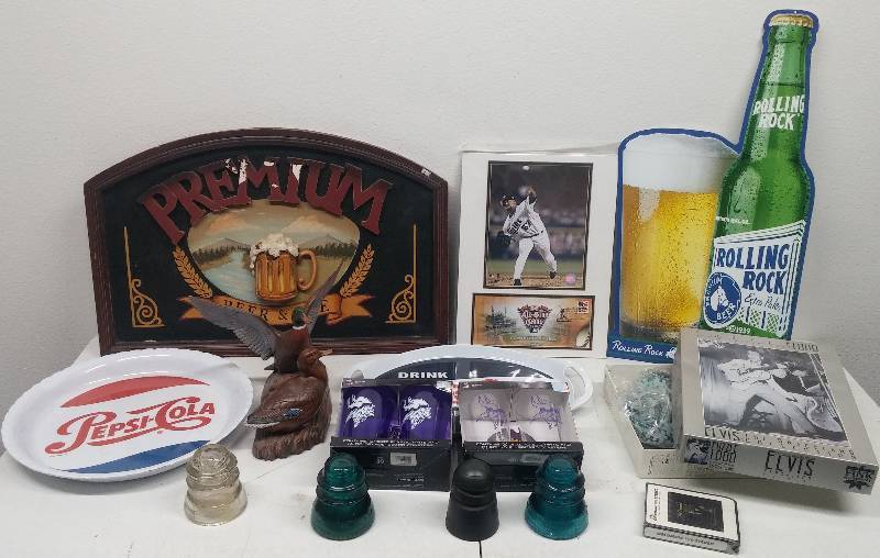 lot 12 image: Large Collectors Lot