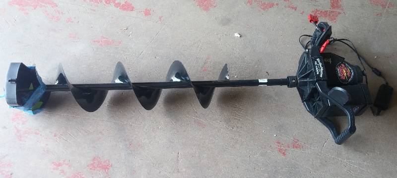 lot 25 image: Strike Master Electric Ice Auger
