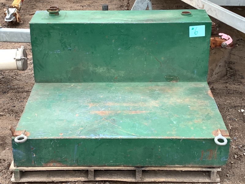 lot 6 image: Commercial Fuel Tank  Transfer Tank