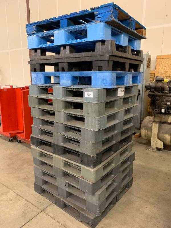 lot 52 image: STACK OF PALLETS