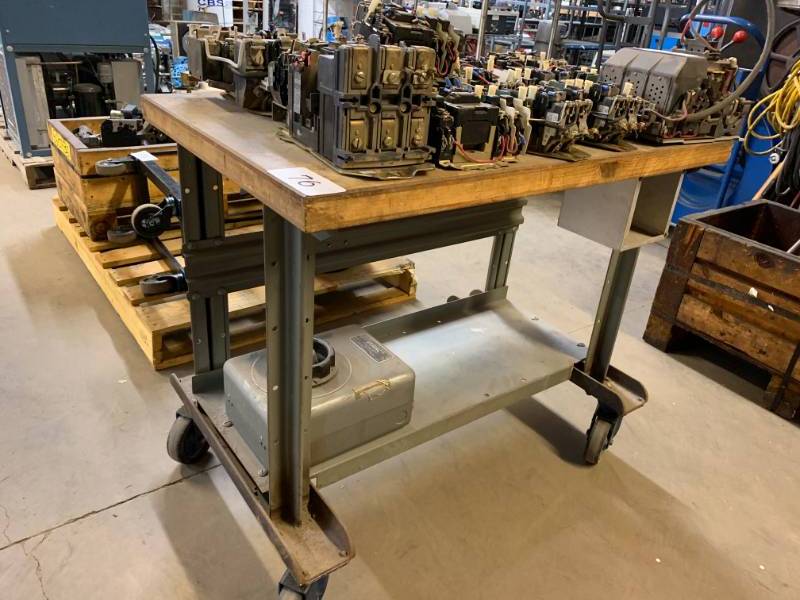 lot 76 image: CART W VARIAC