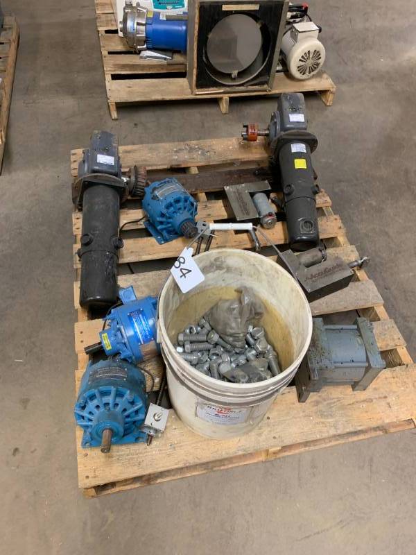 lot 84 image: PALLET OF MISC.