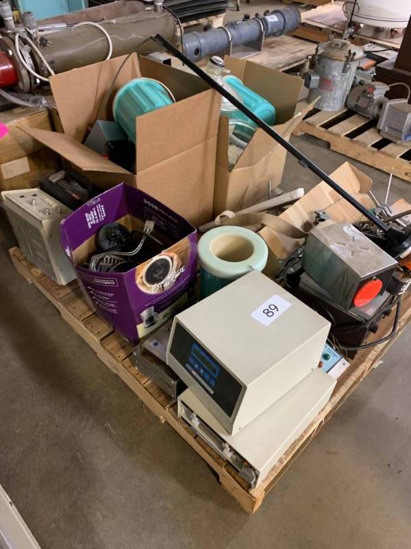 lot 89 image: PALLET OF MISC.