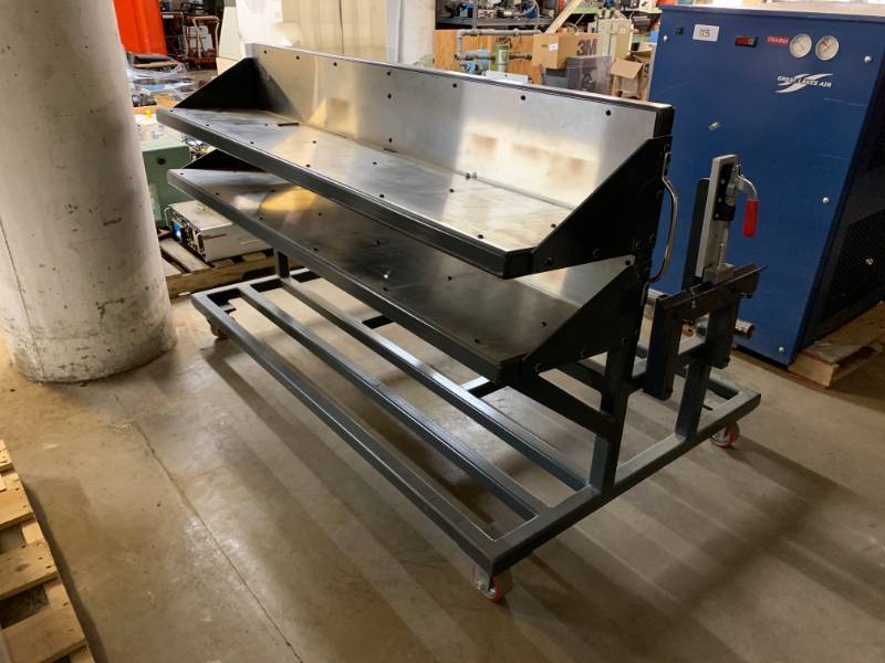 lot 112 image: LARGE WINDING CART