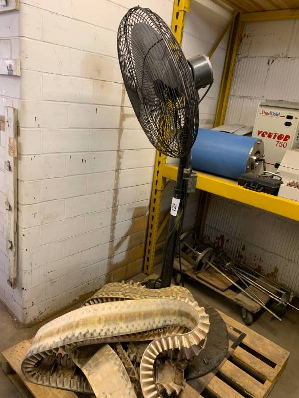 lot 121 image: PEDESTAL FAN & BELT