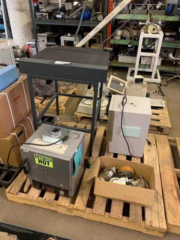 lot 126 image: PALLET OF MISC.