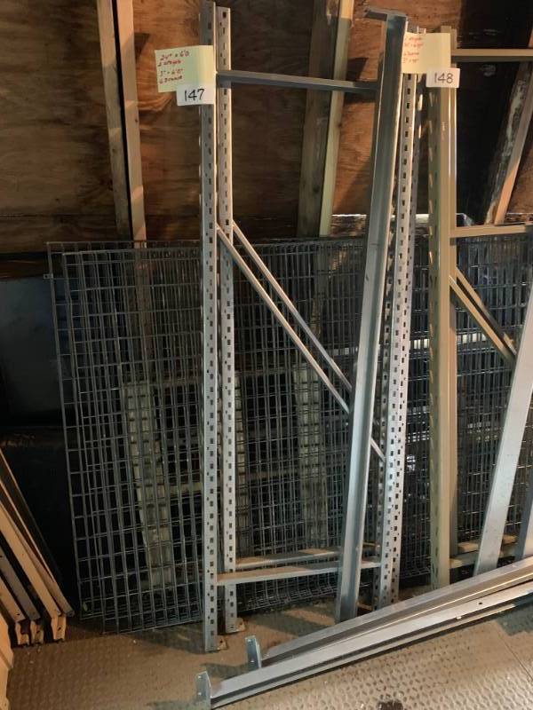 lot 147 image: PALLET RACKING