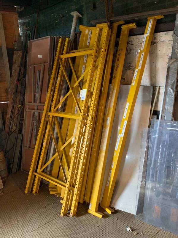 lot 153 image: PALLET RACKING