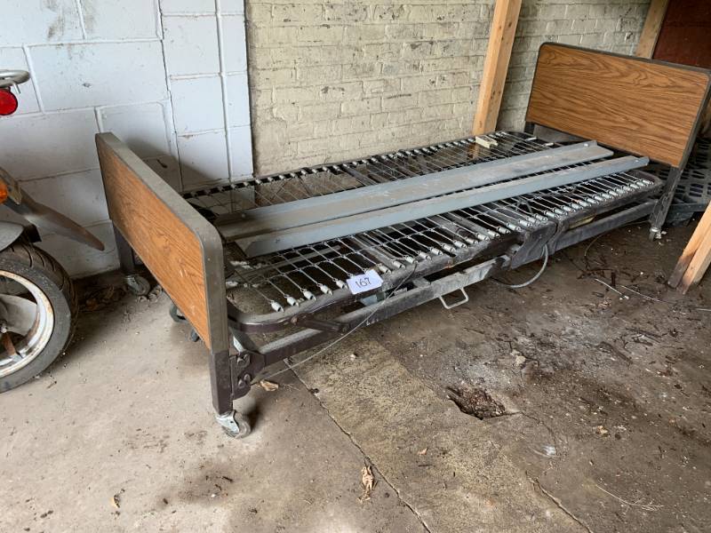 lot 167 image: ADJUSTABLE HOSPITAL BED