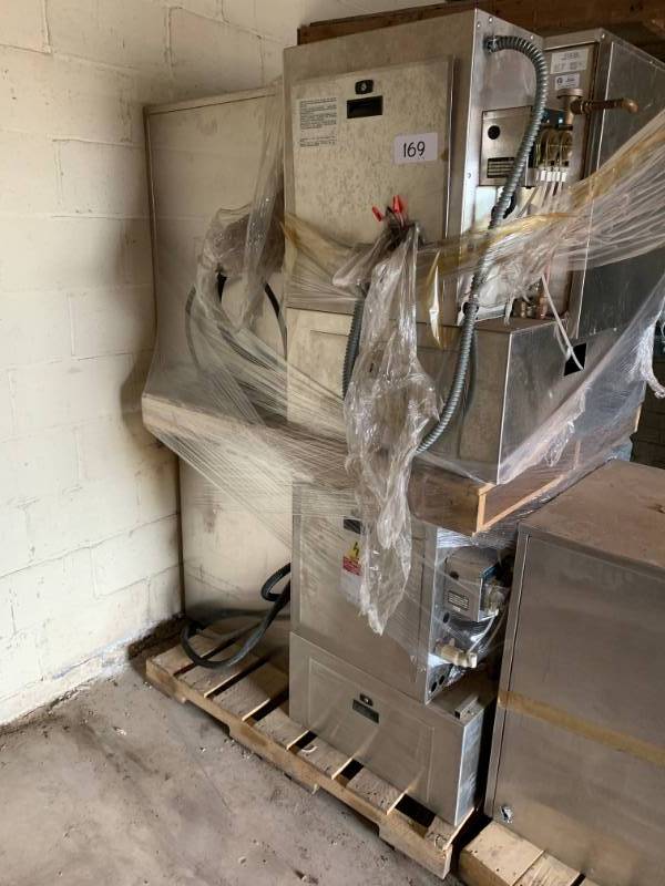lot 169 image: PALLET OF 4 COMMERCIAL DISH WASHERS