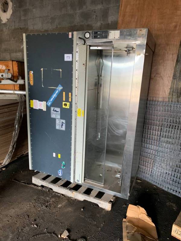 lot 172 image: LAB VENT HOOD