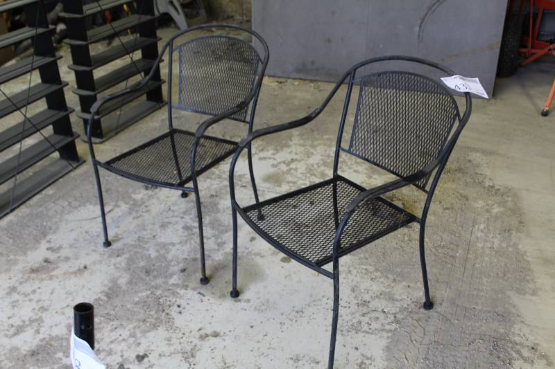 lot 437 image: Lot of (2) Metal Patio Chairs