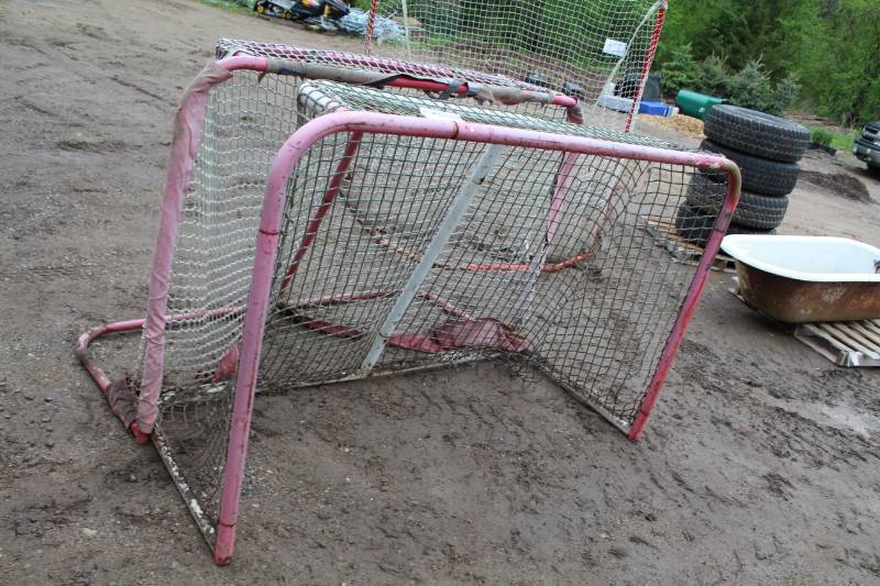 lot 416 image: Lot of (2) Hockey Nets